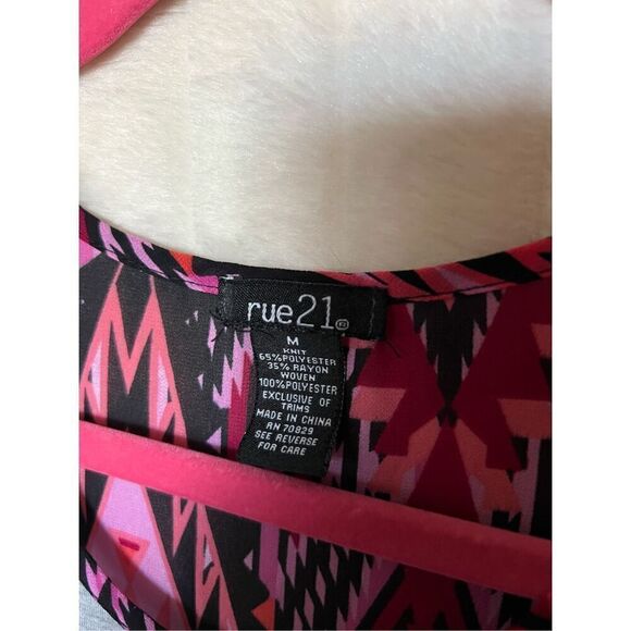 Rue 21 Grey & Patterned Tank Top Woman’s Size Medium - Picture 4 of 6